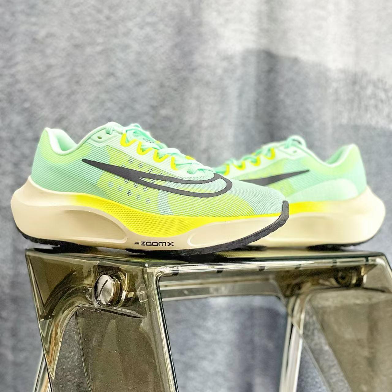 Nike/耐克 泡棉减震防滑耐磨 低帮 碳板 马拉松跑步鞋 男女同款