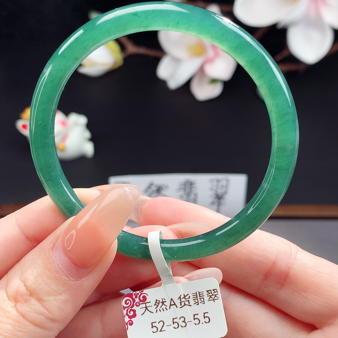 翡翠手镯（圆镯）未镶嵌
