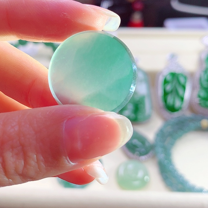 翡翠颈饰未镶嵌天然