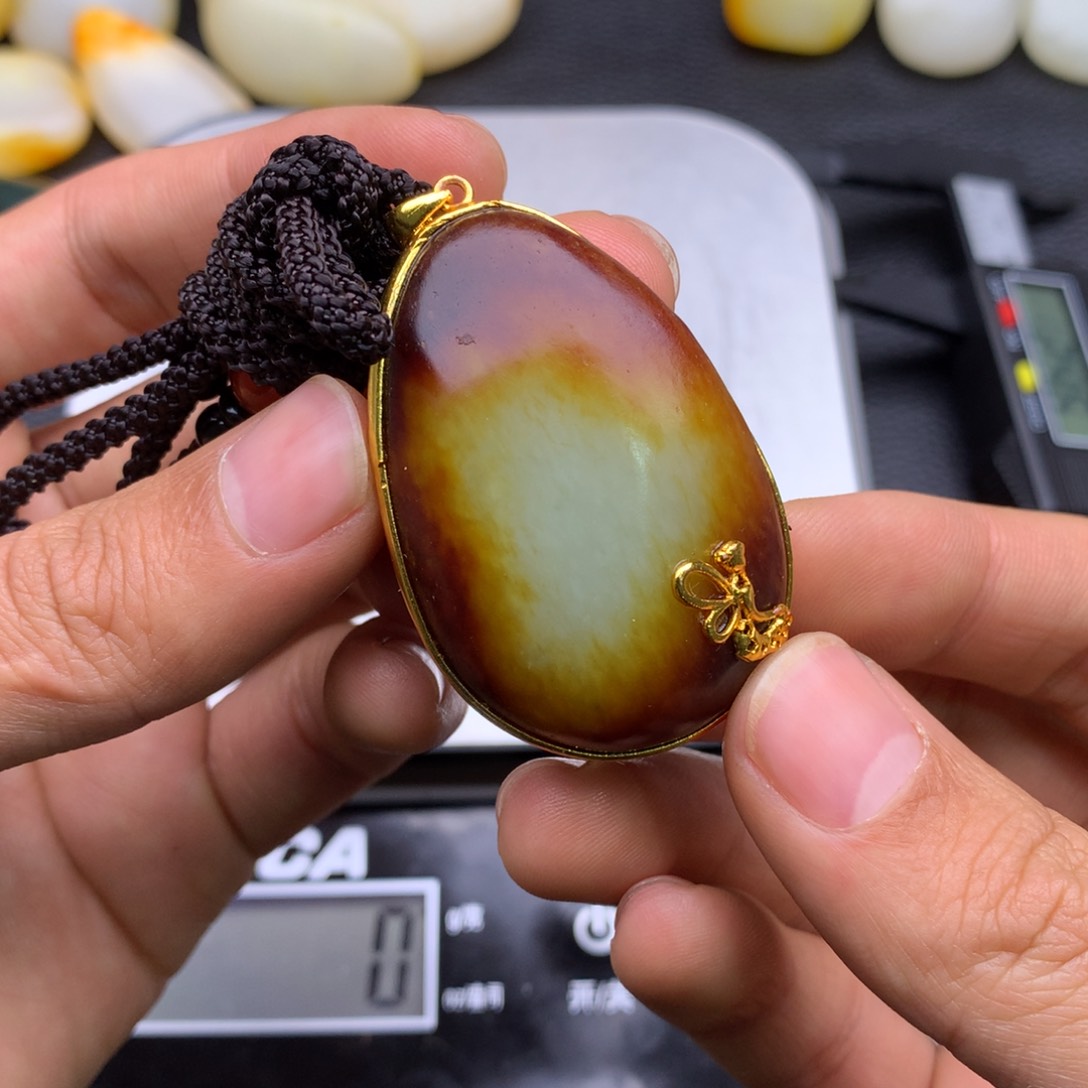 和田玉颈饰未镶嵌