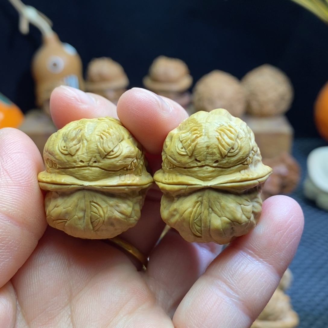 手串/手链核桃铁核桃雕刻金蟾小手捻