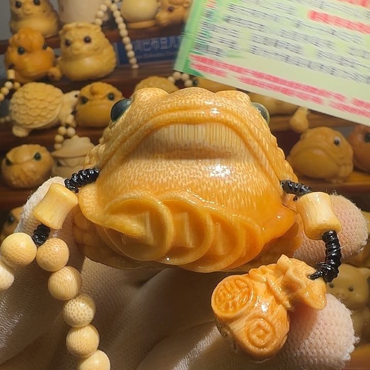 苍***狼竹竹雕6.5金蟾带竹链，送2油刷子