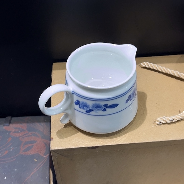 景德镇陶瓷公道杯200