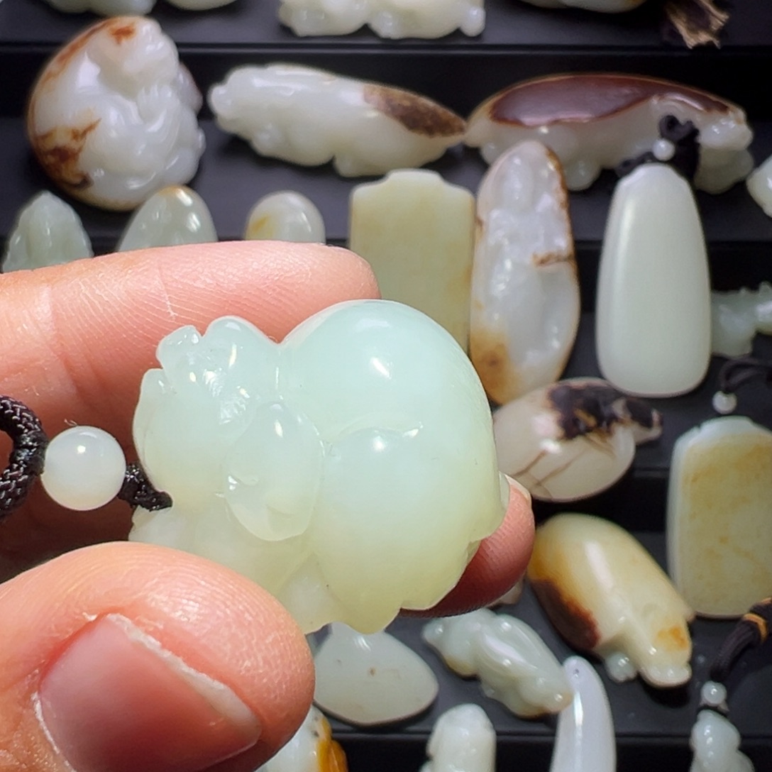 和田玉未镶嵌颈饰