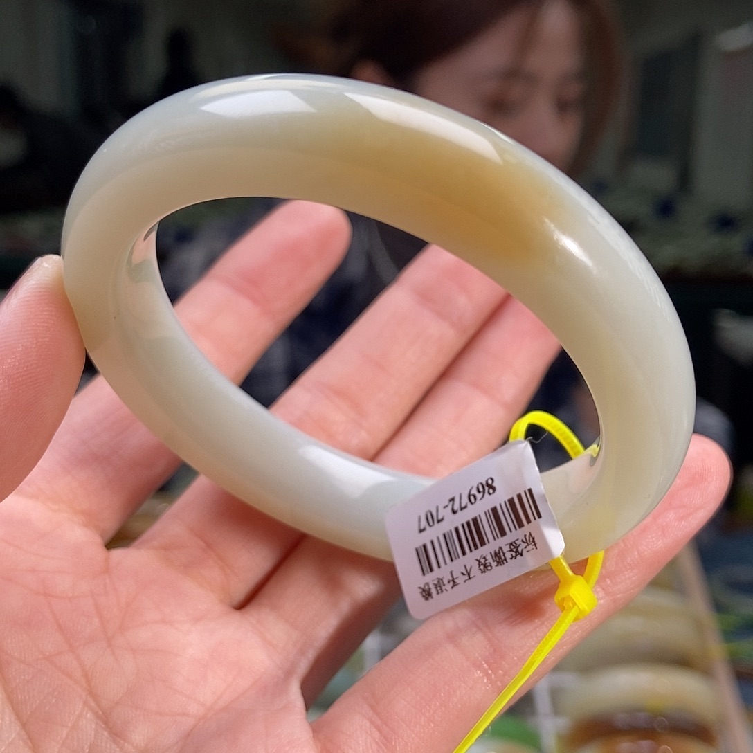 和田玉手镯未镶嵌56