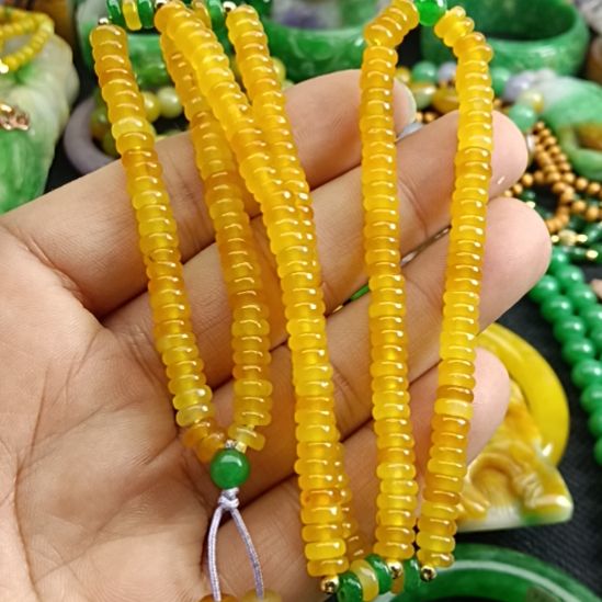 翡翠颈饰未镶嵌翡翠