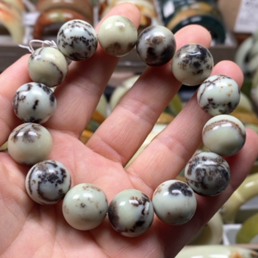 【闪购商品】蛇纹石玉未镶嵌手镯