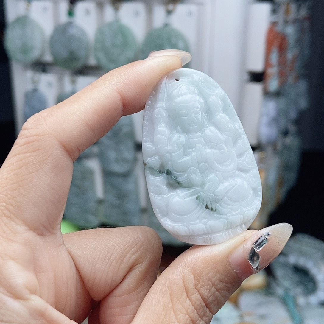 翡翠颈饰未镶嵌翡翠