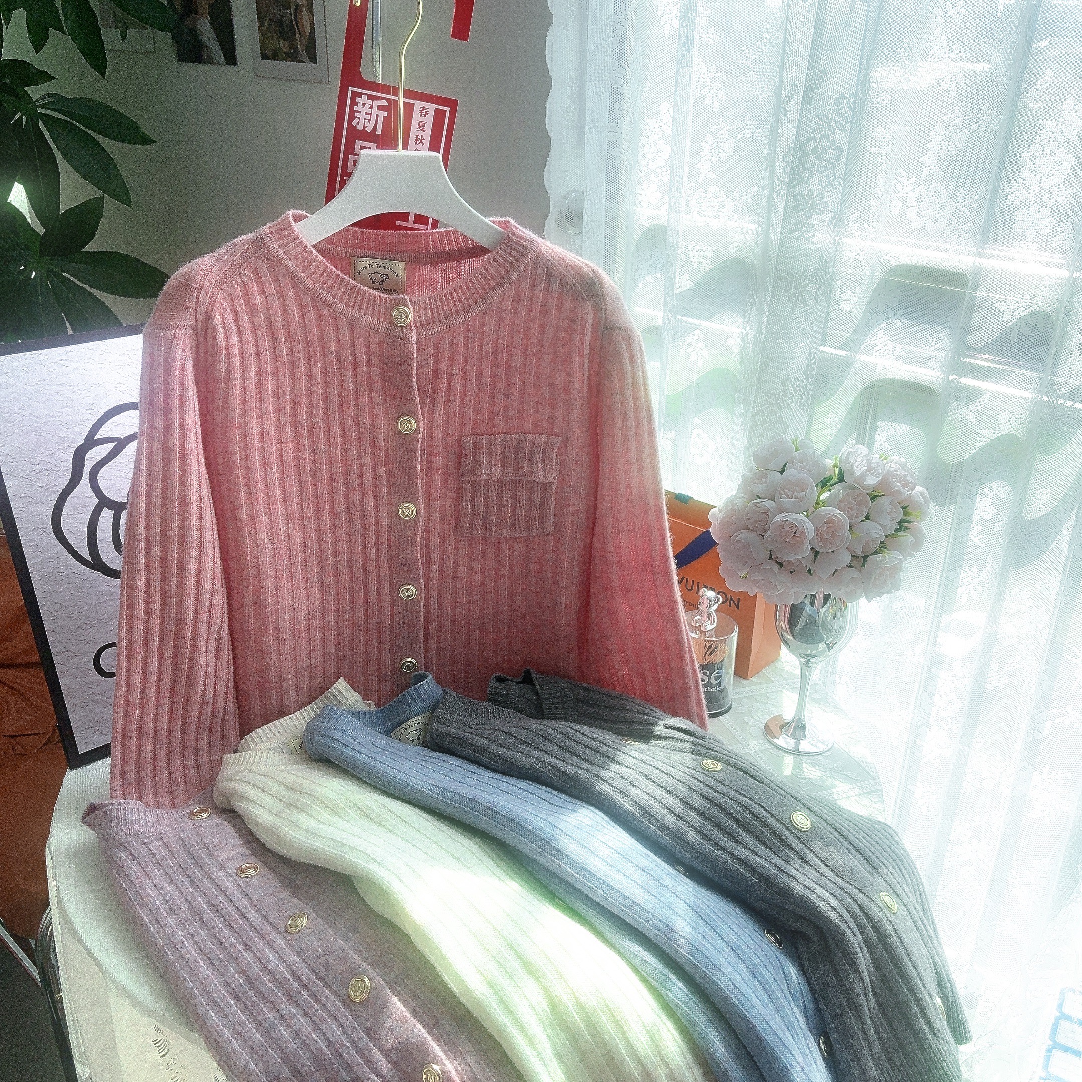 25新款   100%羊毛小香风纯色圆领金扣开衫