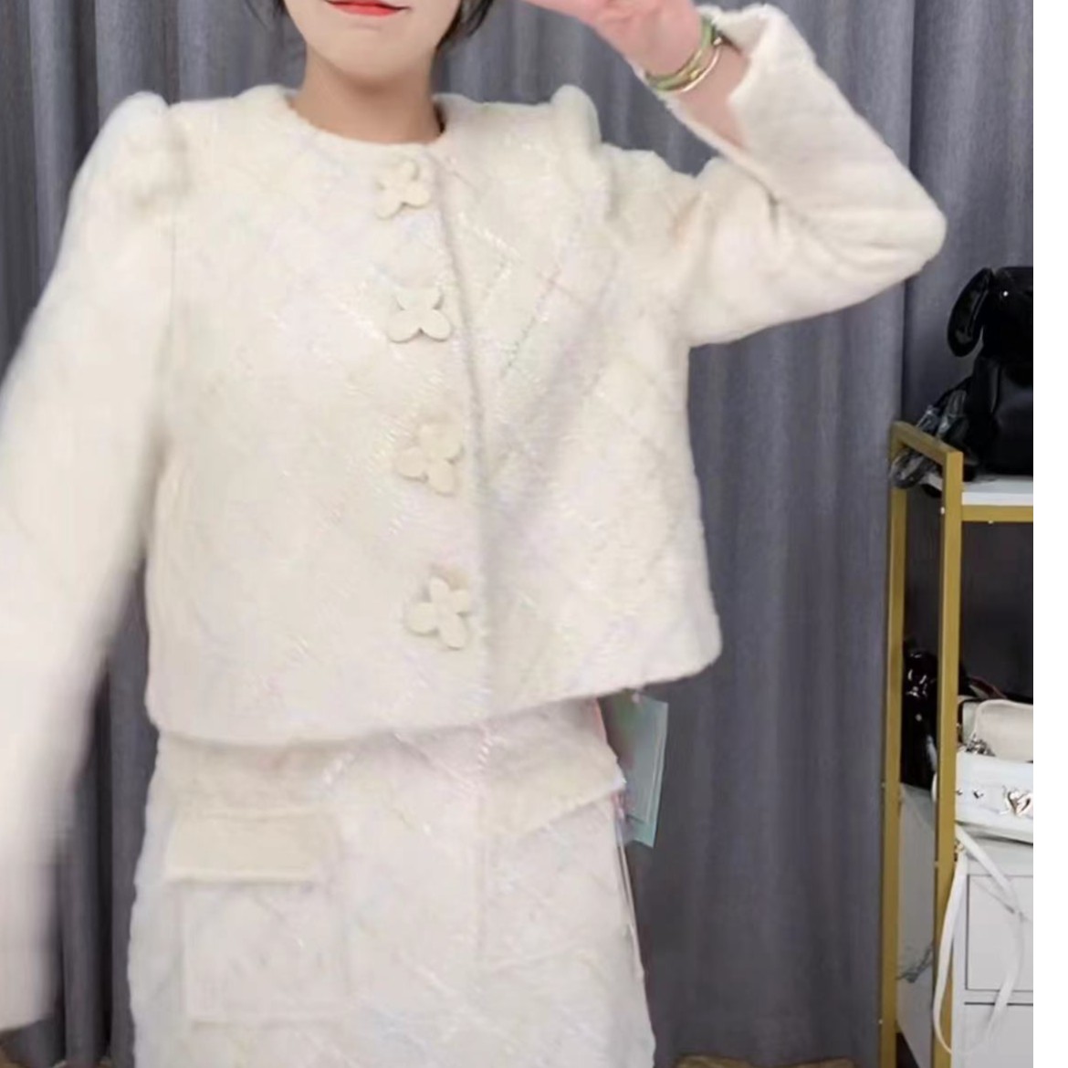  LW201796 圆领短款外套（扣子有点氧化.完美主义慎拍  ）