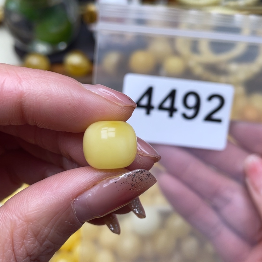 蜜蜡珠宝奇石未镶嵌12.5