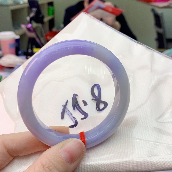 翡翠手镯未镶嵌翡翠手镯