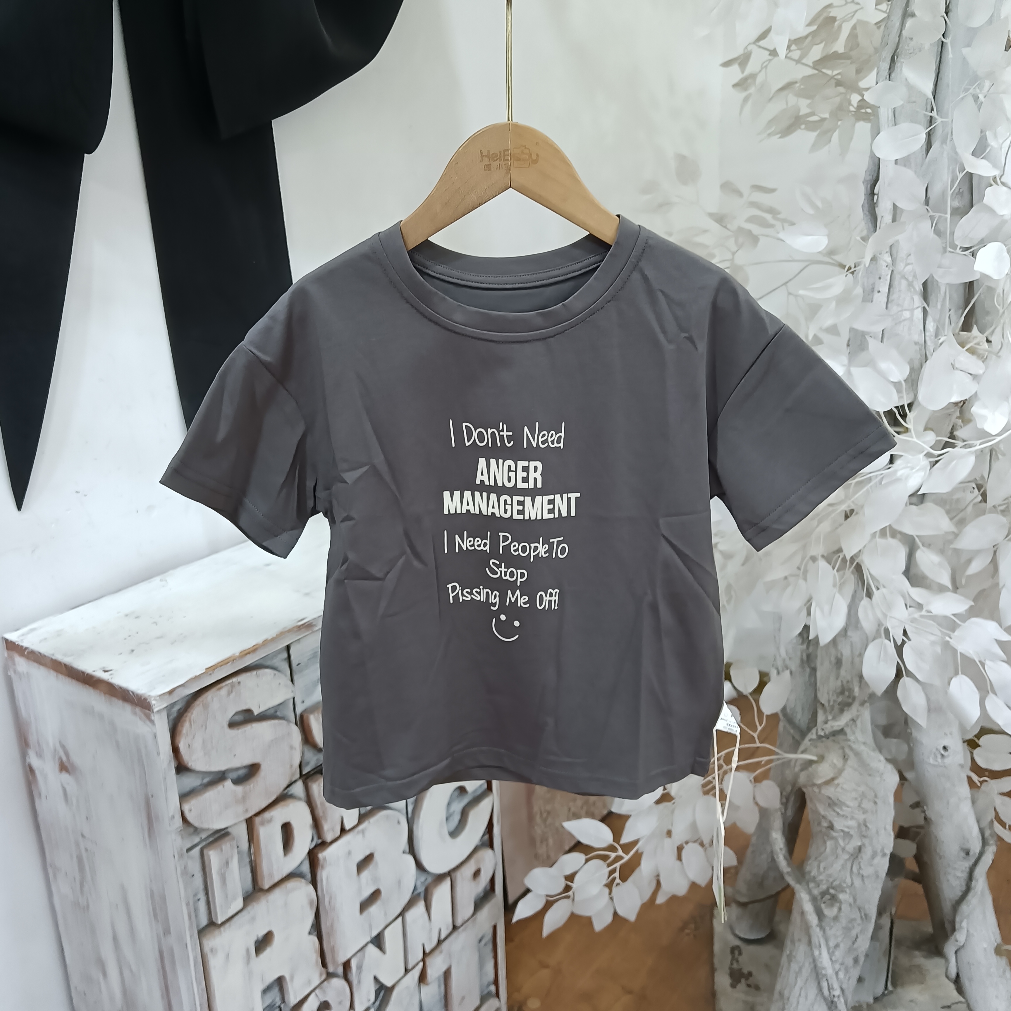 W745灰色短袖上衣