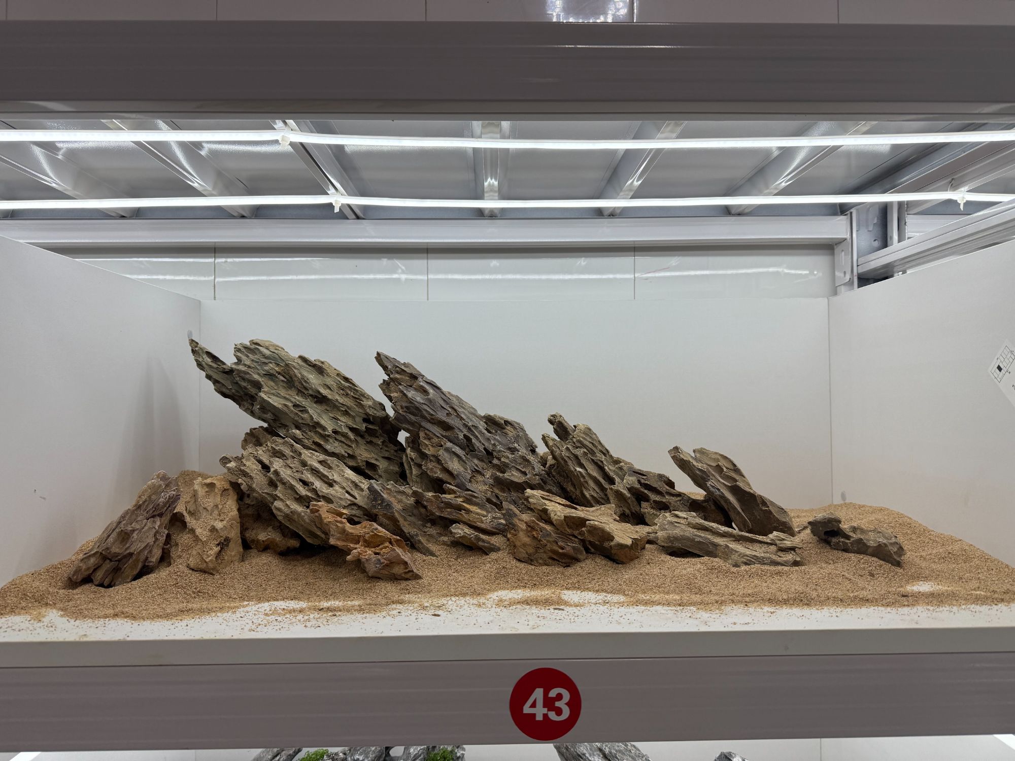 青龙石松皮石多种材质鱼缸造景装饰溪流缸造景石片岩黑金石万天石