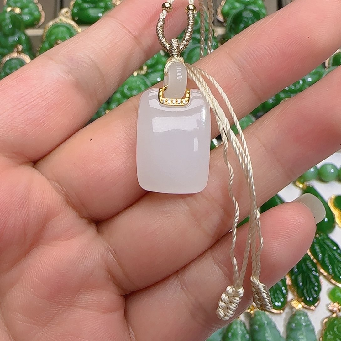 和田玉（白玉）吊坠(不含链)18K金镶嵌