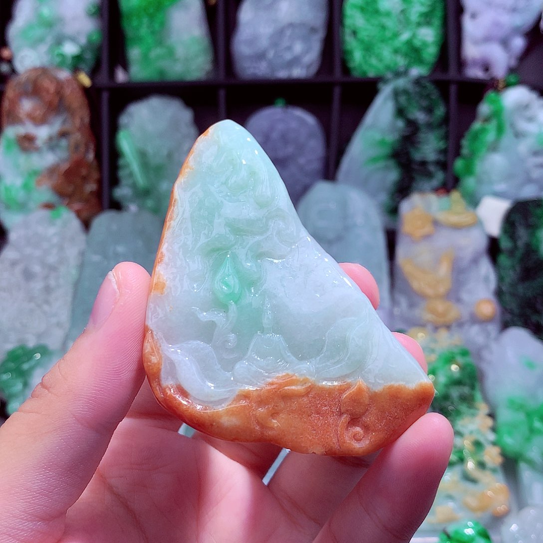 翡翠未镶嵌颈饰挂件