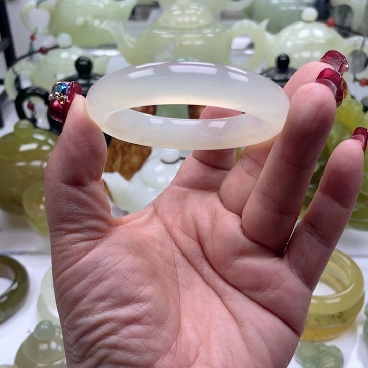 蛇纹石玉手镯未镶嵌54 到64 的口