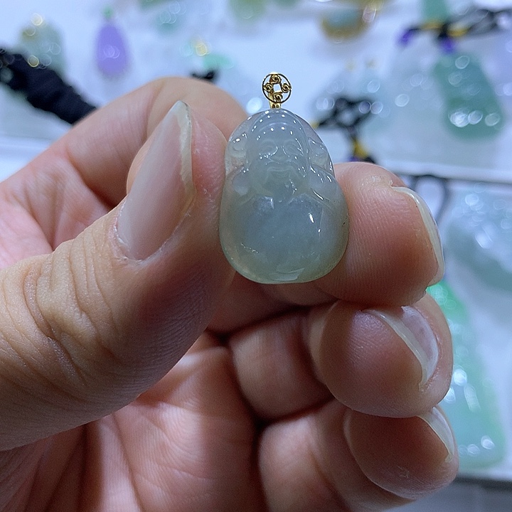 翡翠颈饰18K金镶嵌天然翡翠A货吊坠