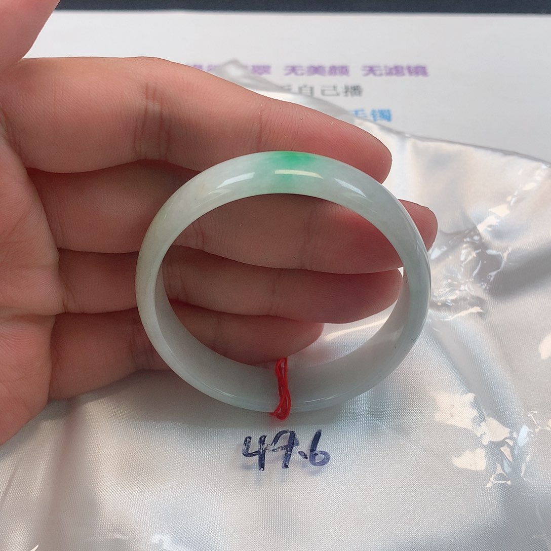 翡翠手镯未镶嵌49-50圈。308号