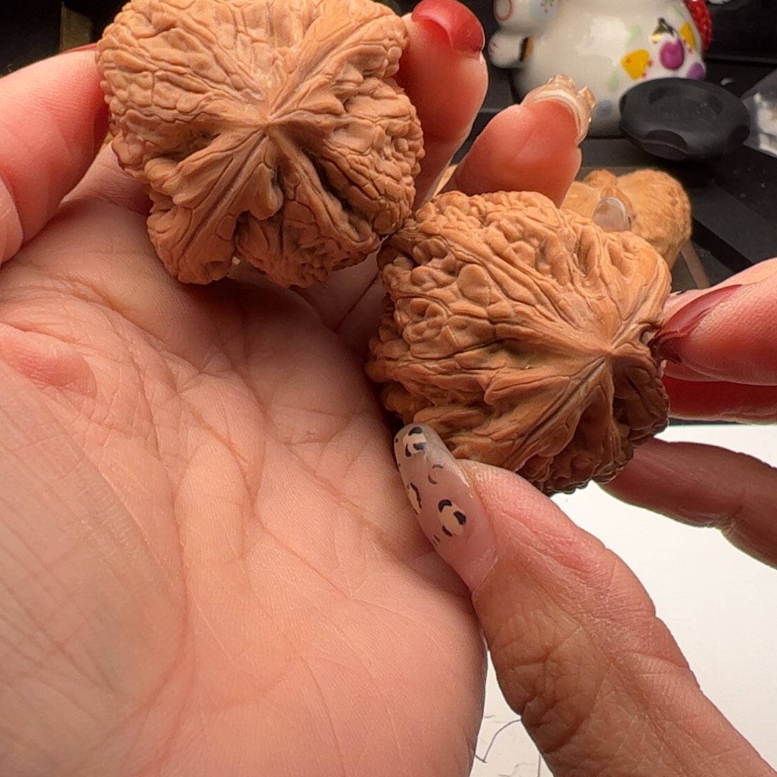 文玩核桃吊坠滢虎头王43左右