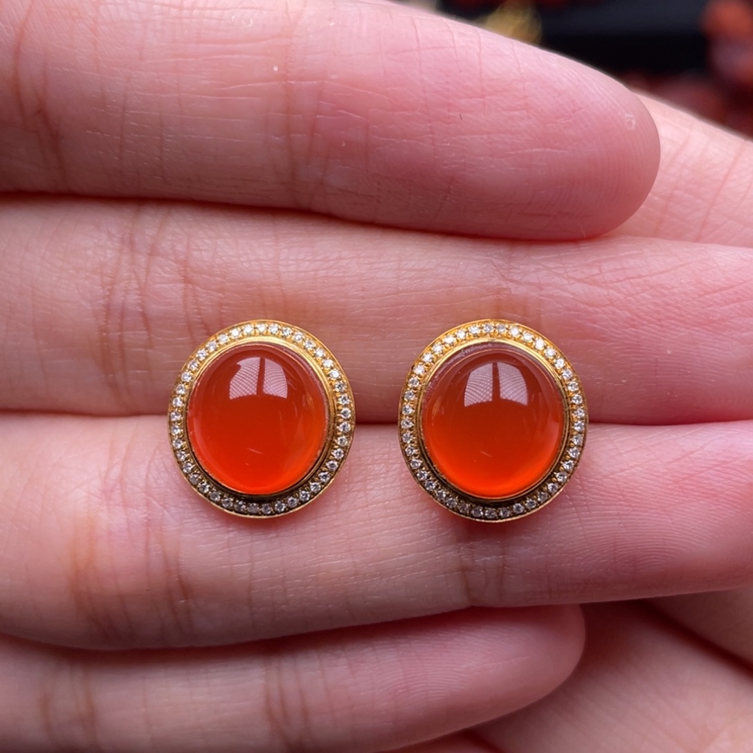 南红玛瑙18K金镶嵌珠宝奇石耳钉