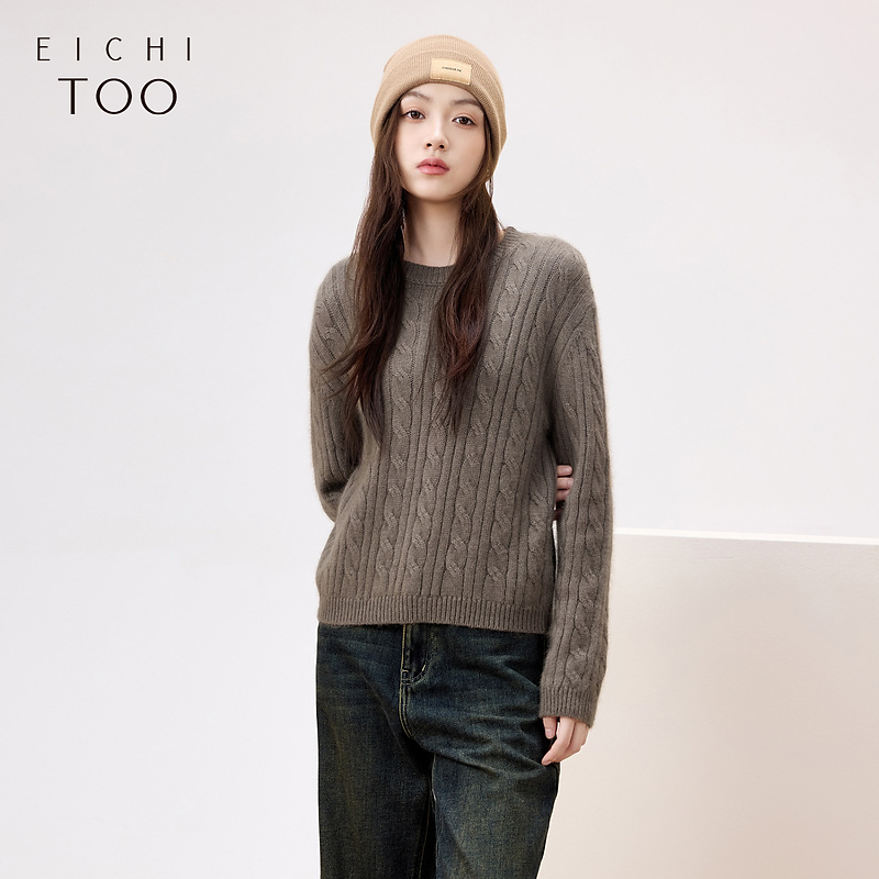 A爱居兔24冬季新软糯长袖圆领绞花针织衫打底衫ENZAJ4P008A