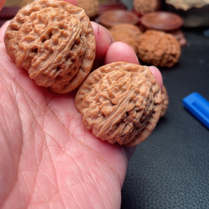 文玩核桃把件40全品三角白