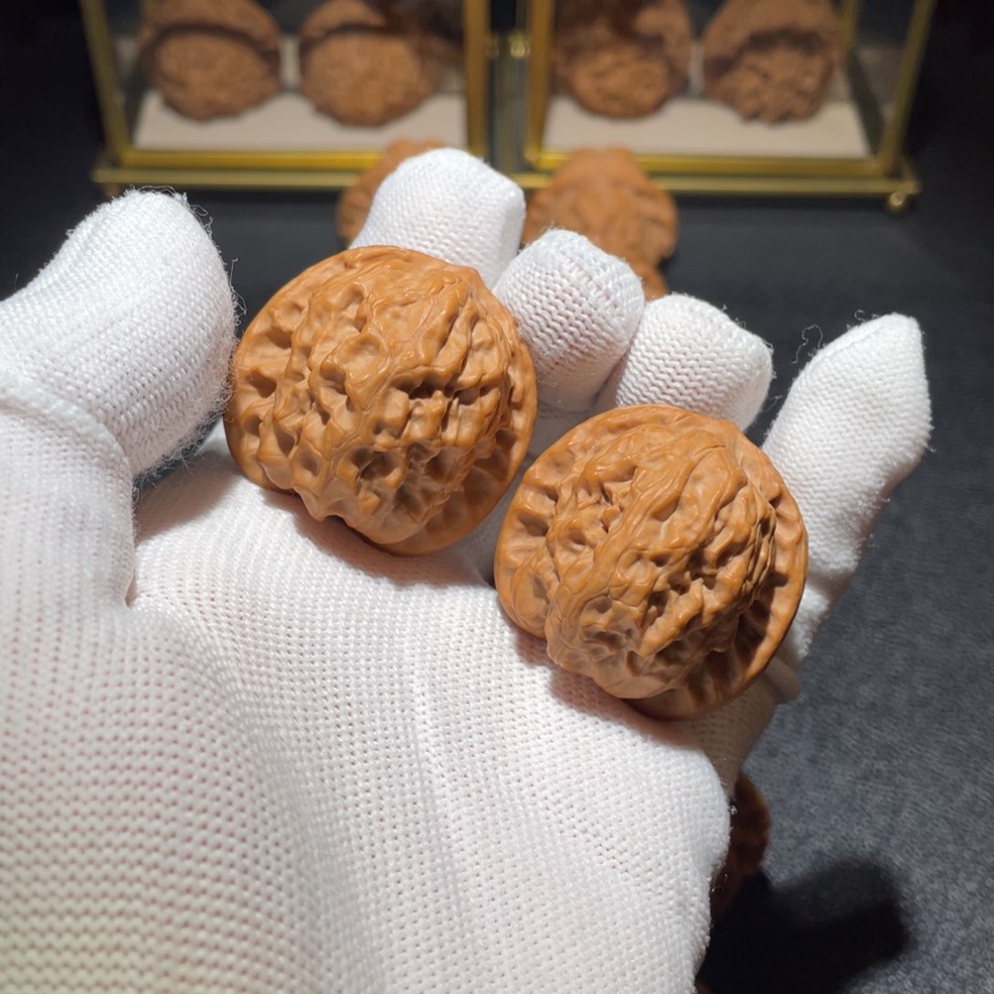 文玩核桃吊坠38野狼