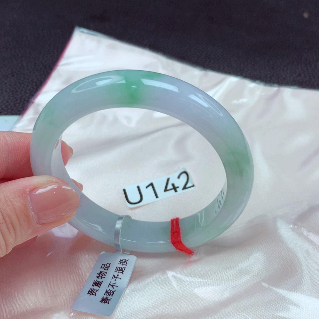 翡翠手镯未镶嵌手镯88