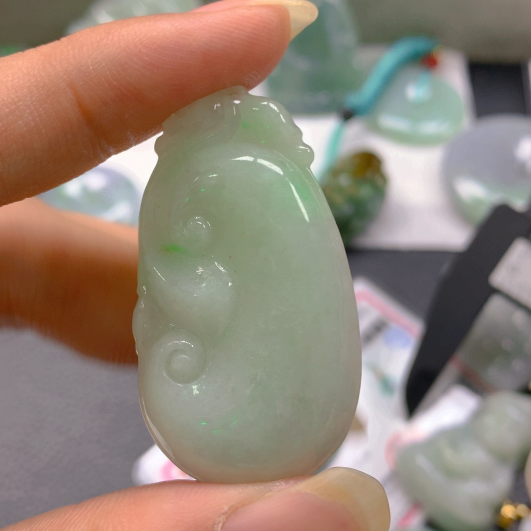 翡翠未镶嵌颈饰翡翠