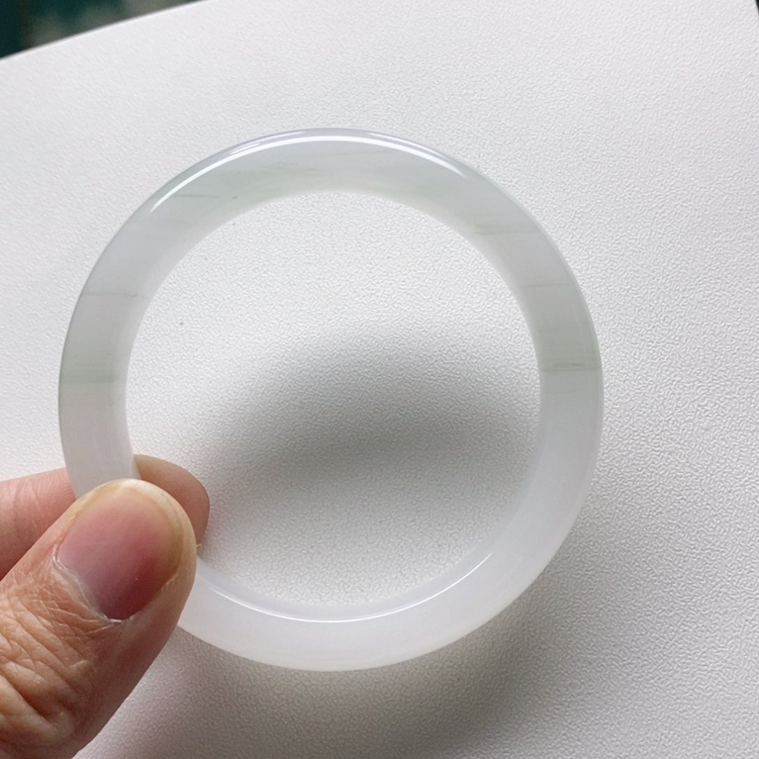 石英岩玉手镯未镶嵌小*灰58