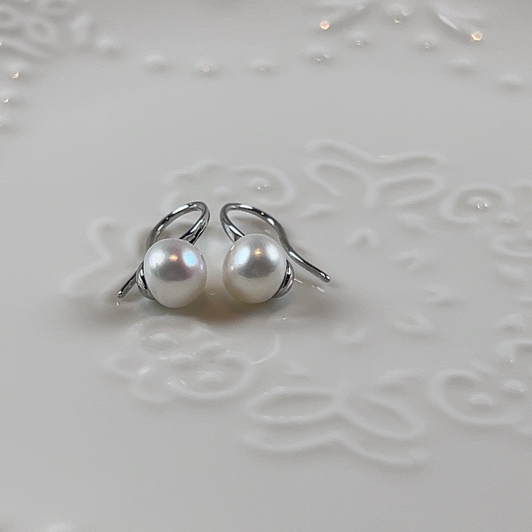 未镶嵌淡水珍珠耳饰7mm