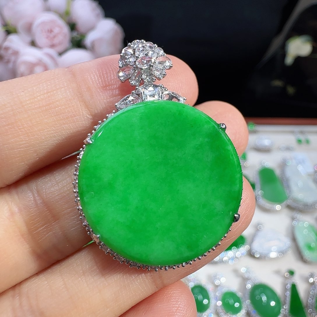 翡翠吊坠(不含链)18K金镶嵌