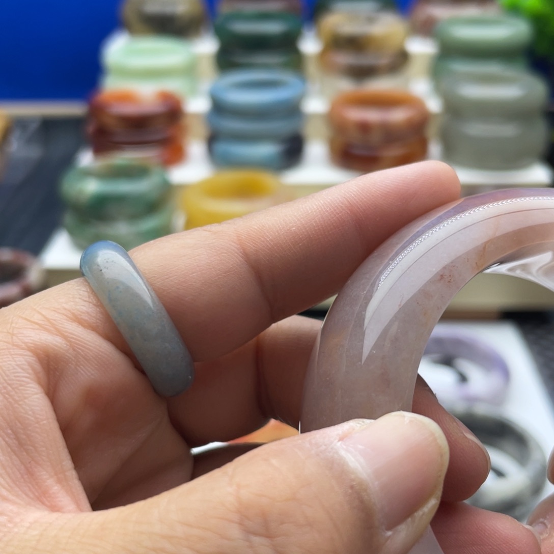 石英质玉手镯未镶嵌?****物