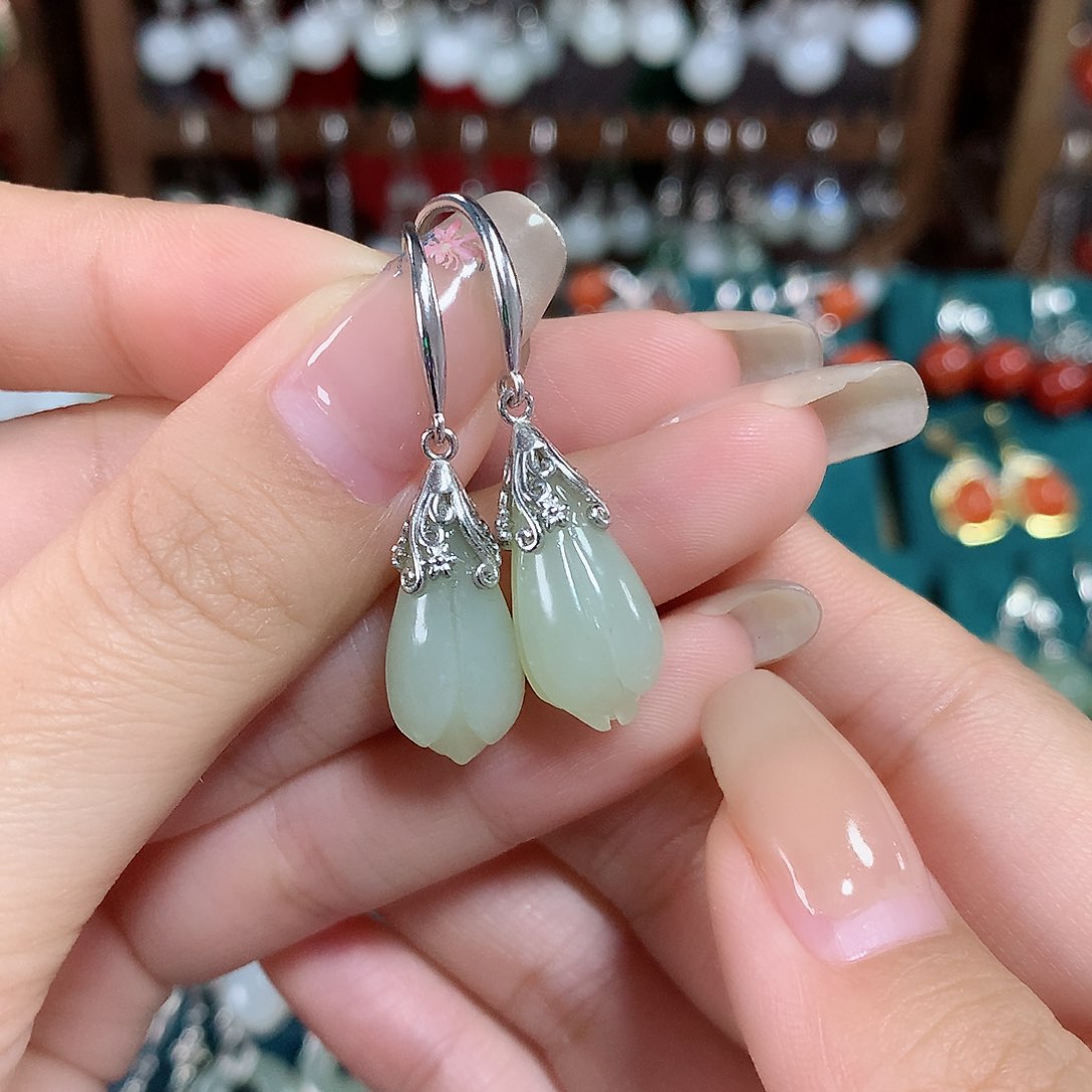 和田玉耳饰银S925镶嵌玉兰花