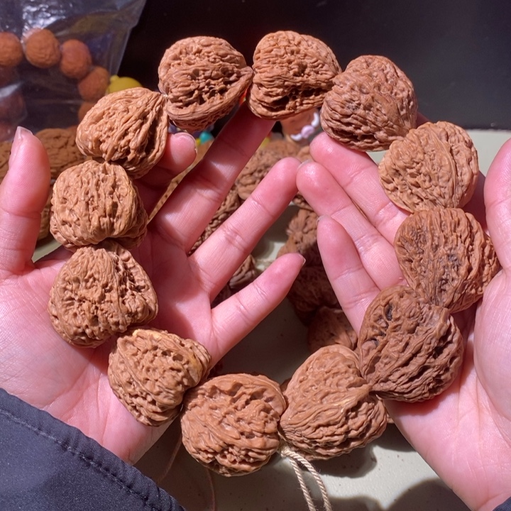 文玩核桃手串……56