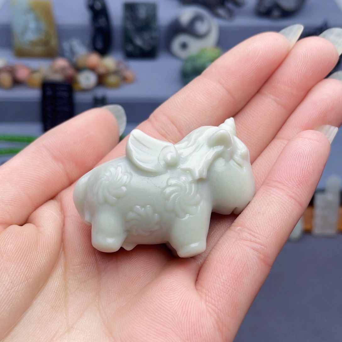 和田玉颈饰未镶嵌?****