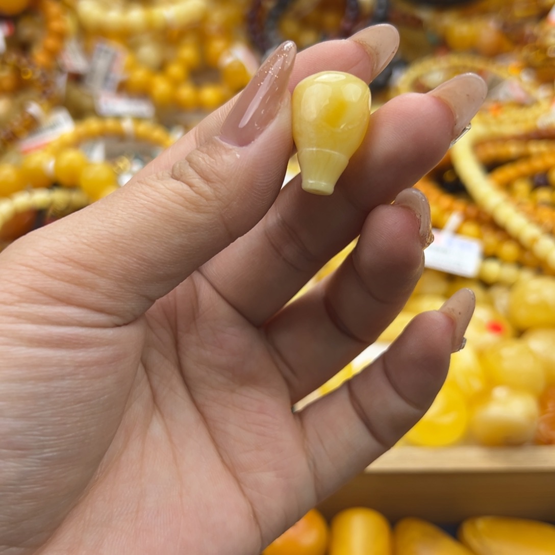 琥珀珠宝奇石未镶嵌