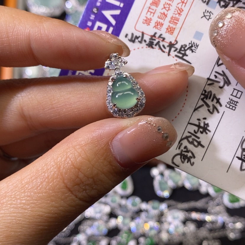 【闪购商品】翡翠颈饰未镶嵌天然