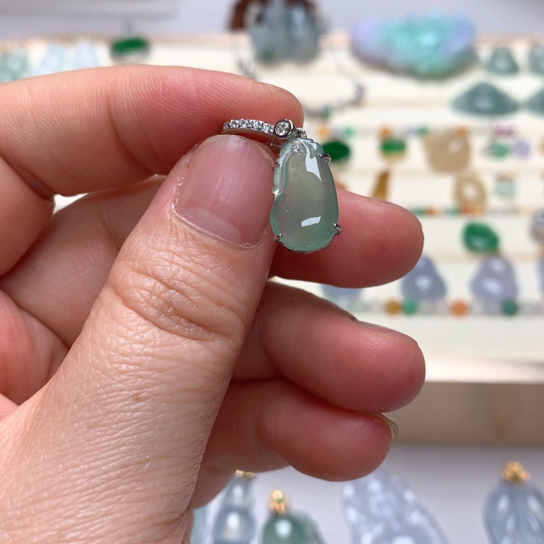 翡翠银S925镶嵌颈饰翡翠福瓜