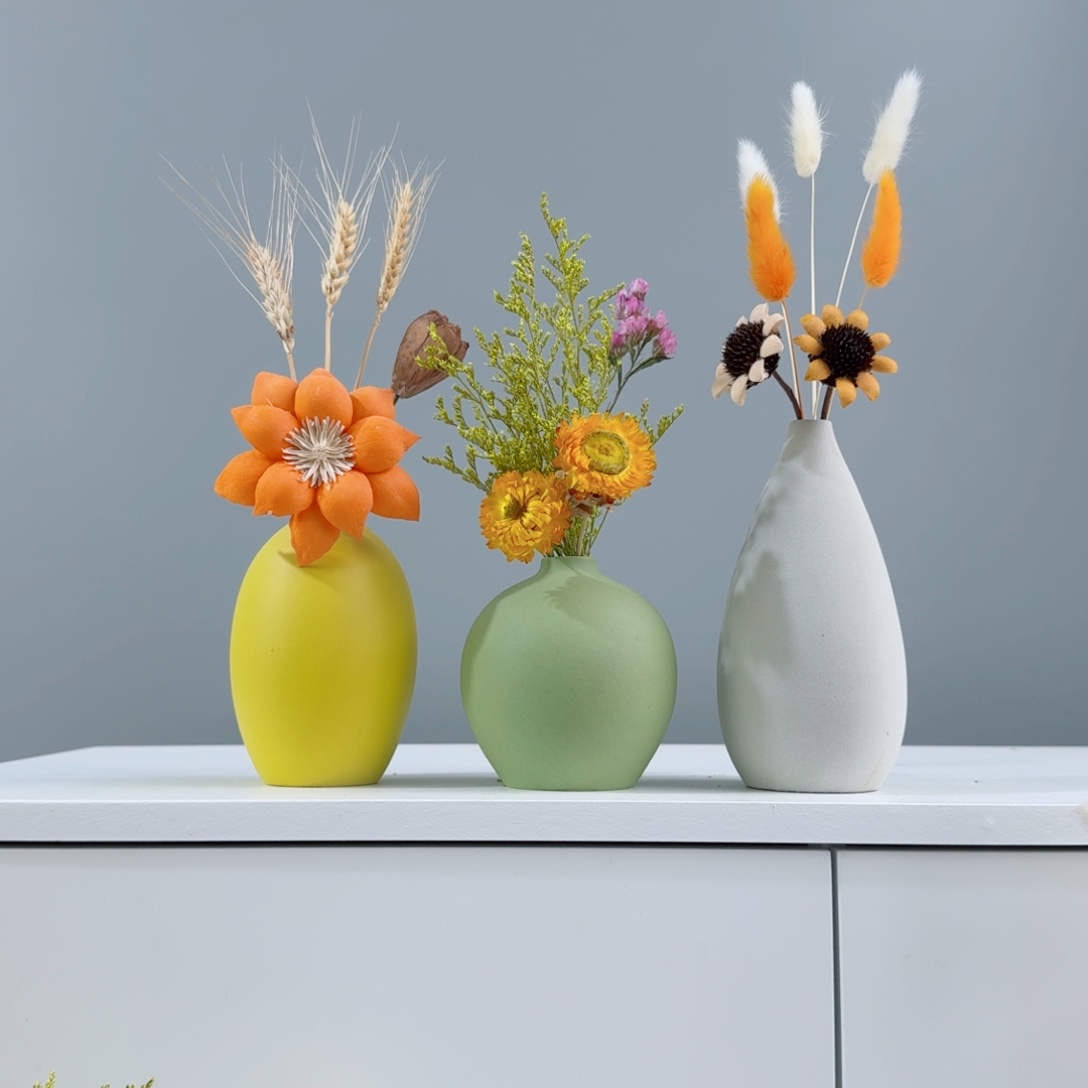 摆件陶瓷小花瓶含花总高约20-30cm