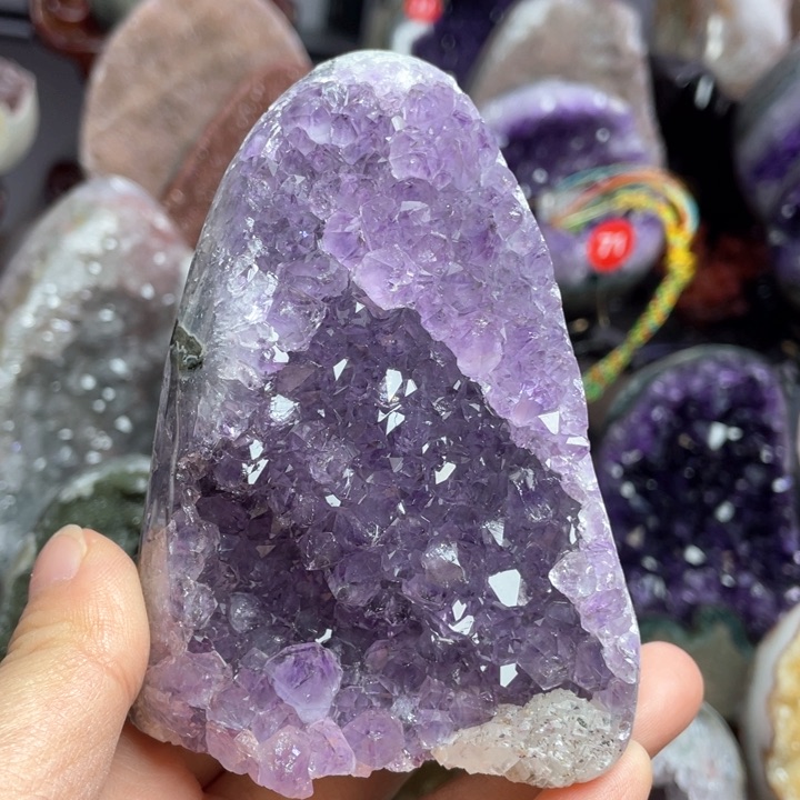 水晶摆件未镶嵌捡漏