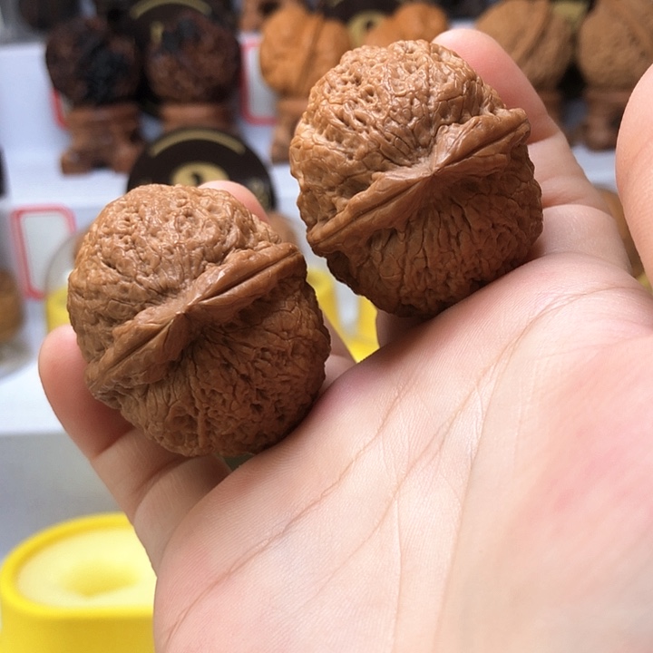 文玩核桃吊坠云南铁核桃