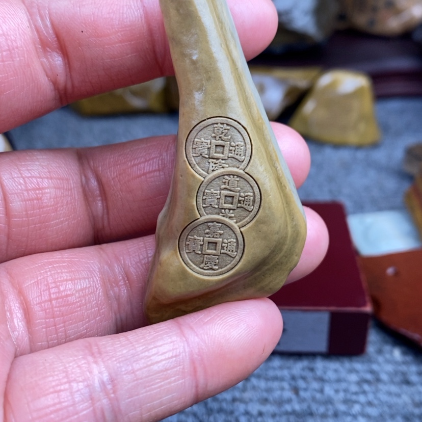 【闪购商品】原石雕刻手把件