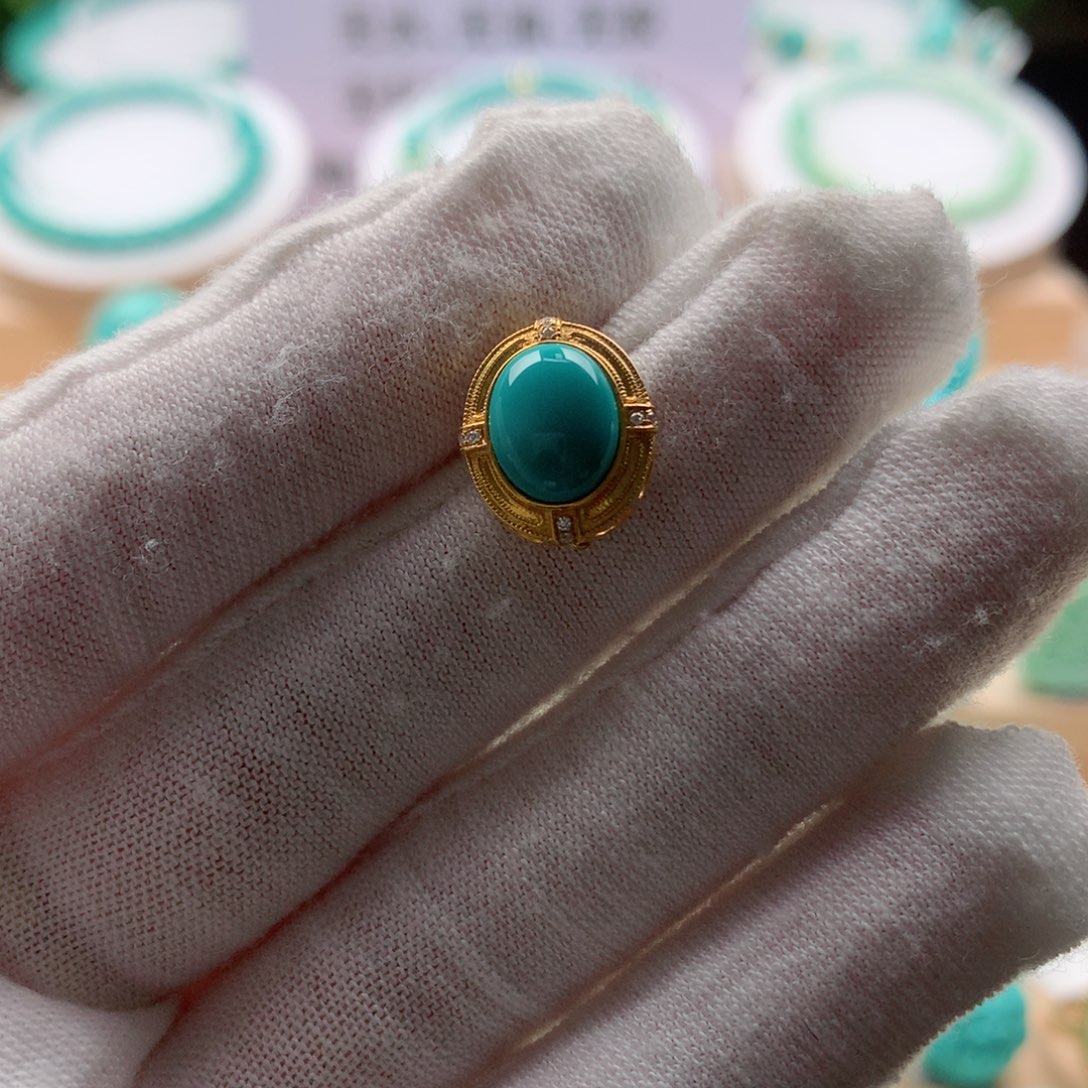 绿松石配饰18K金镶嵌