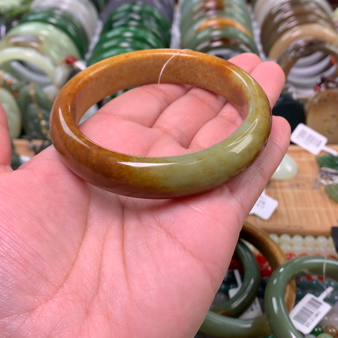 和田玉未镶嵌手镯62口径