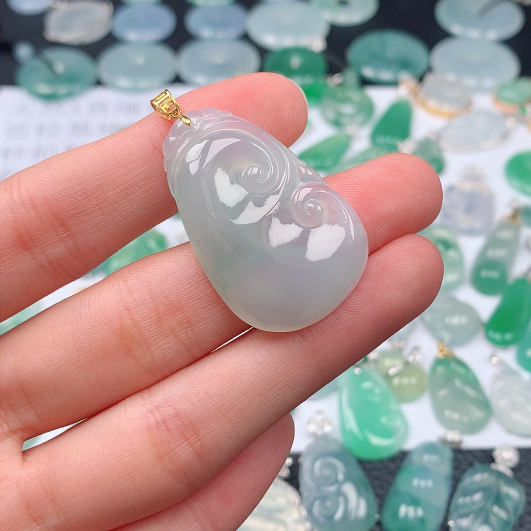 翡翠颈饰18K金镶嵌天然翡翠