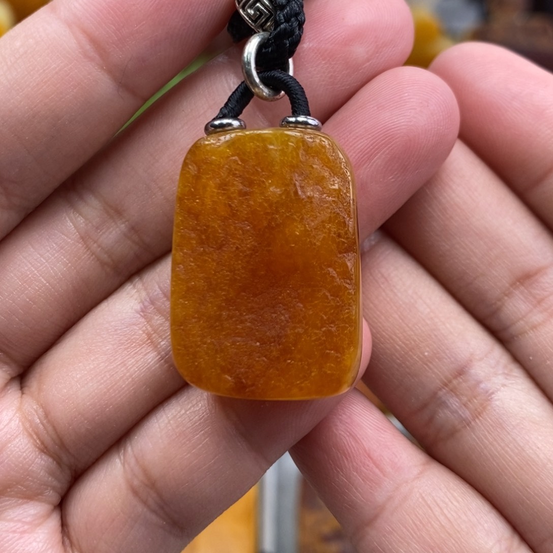 琥珀吊坠(赠链)未镶嵌