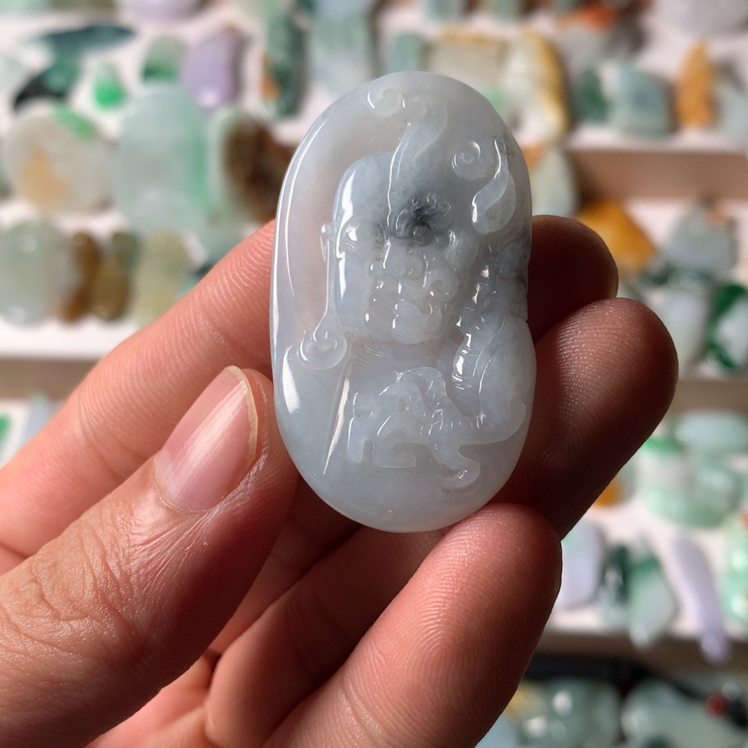 翡翠未镶嵌颈饰一念之间