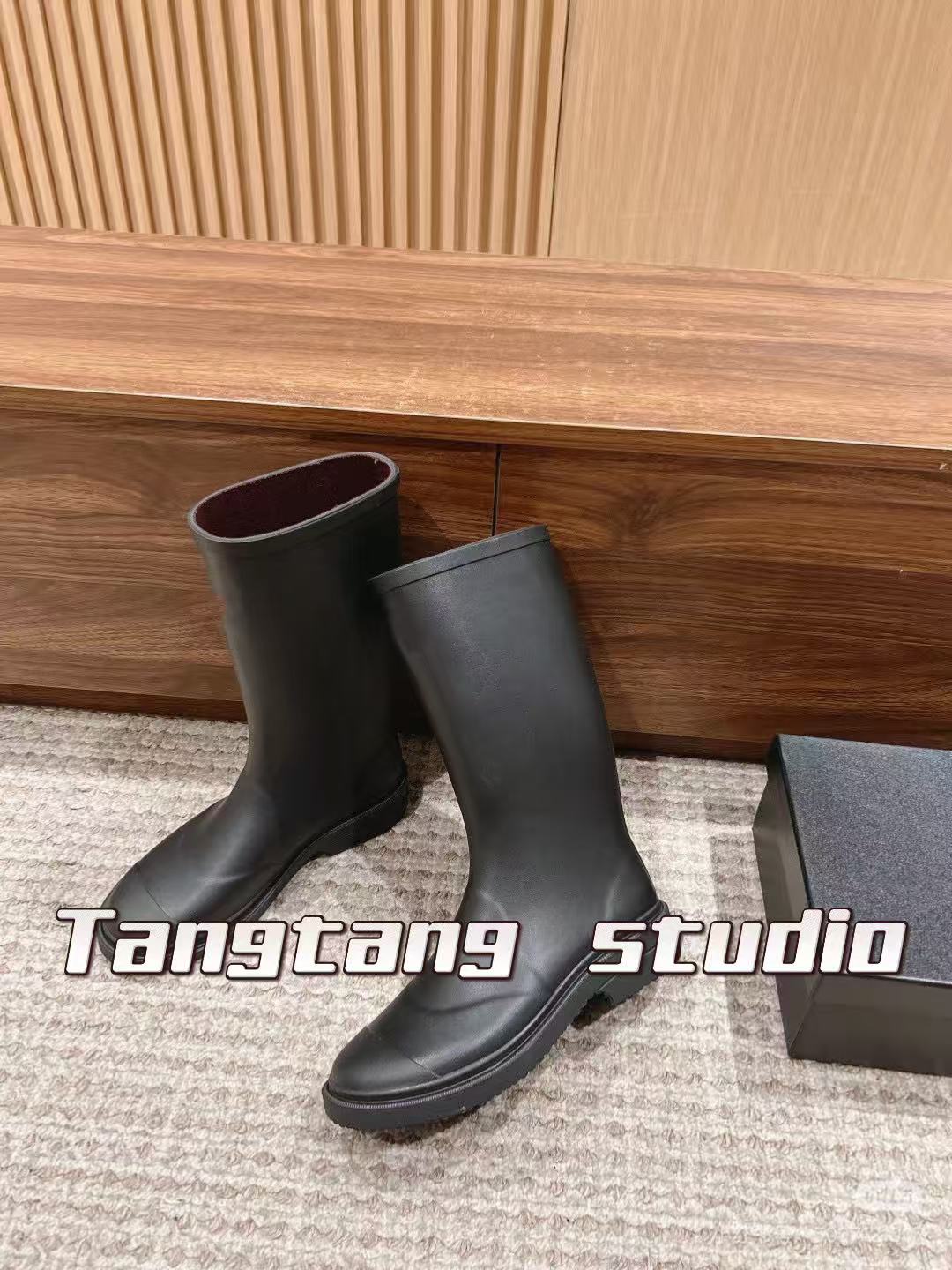 雨靴 时尚气质百搭出门出游鞋子